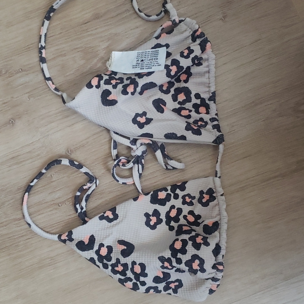 Tavik swimwear top